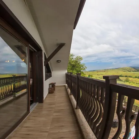 Chateau Erkech * Kozichino